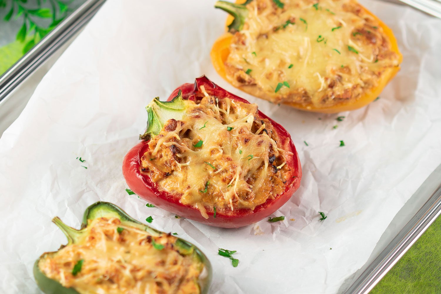 Gefüllte Paprika mit Thunfisch – Einfaches Low Carb Mittagessen