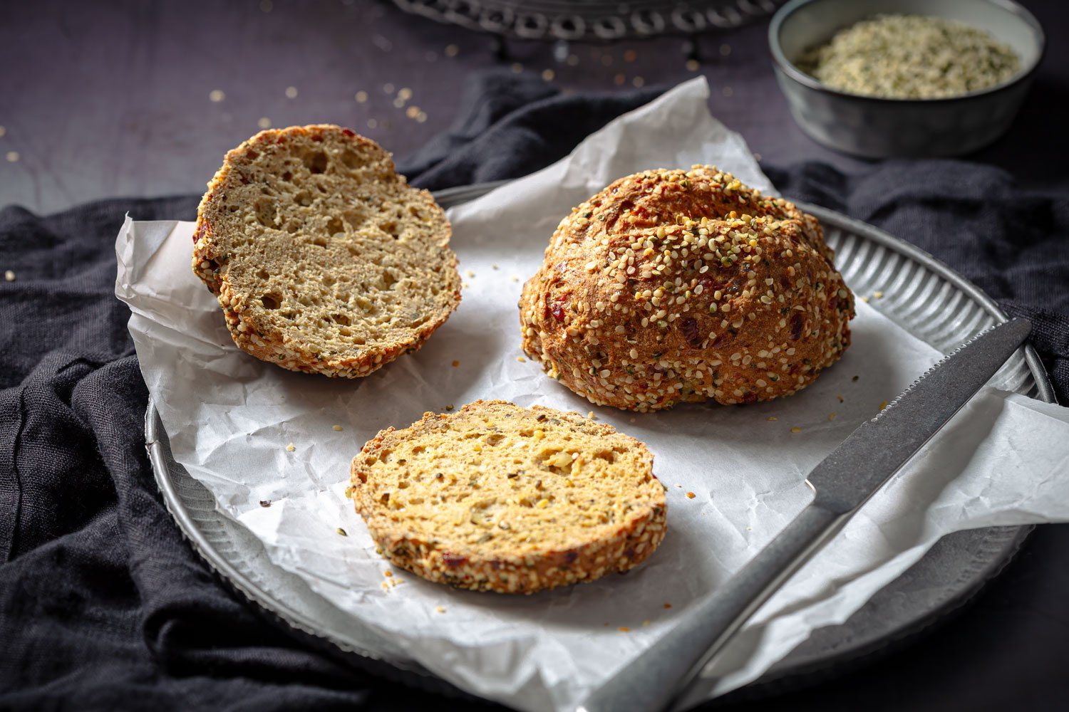 Low Carb Hanfsamenbrötchen mit Hüttenkäse