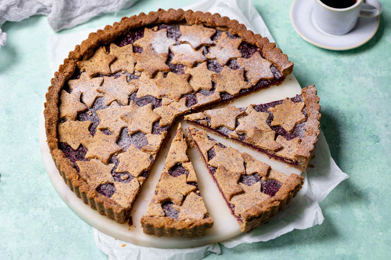 Low Carb Linzer Torte mit Himbeerfüllung – glutenfrei & ohne Zucker