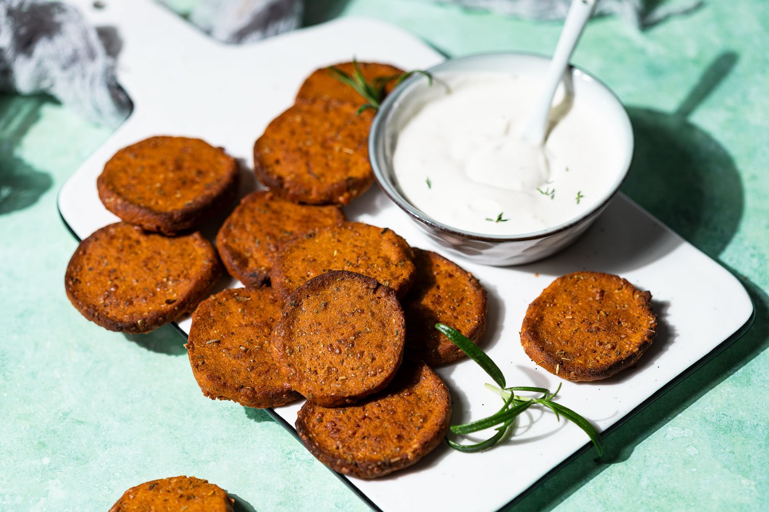 Low Carb Pizza-Cracker oder auch deftige Tomaten-Cookies