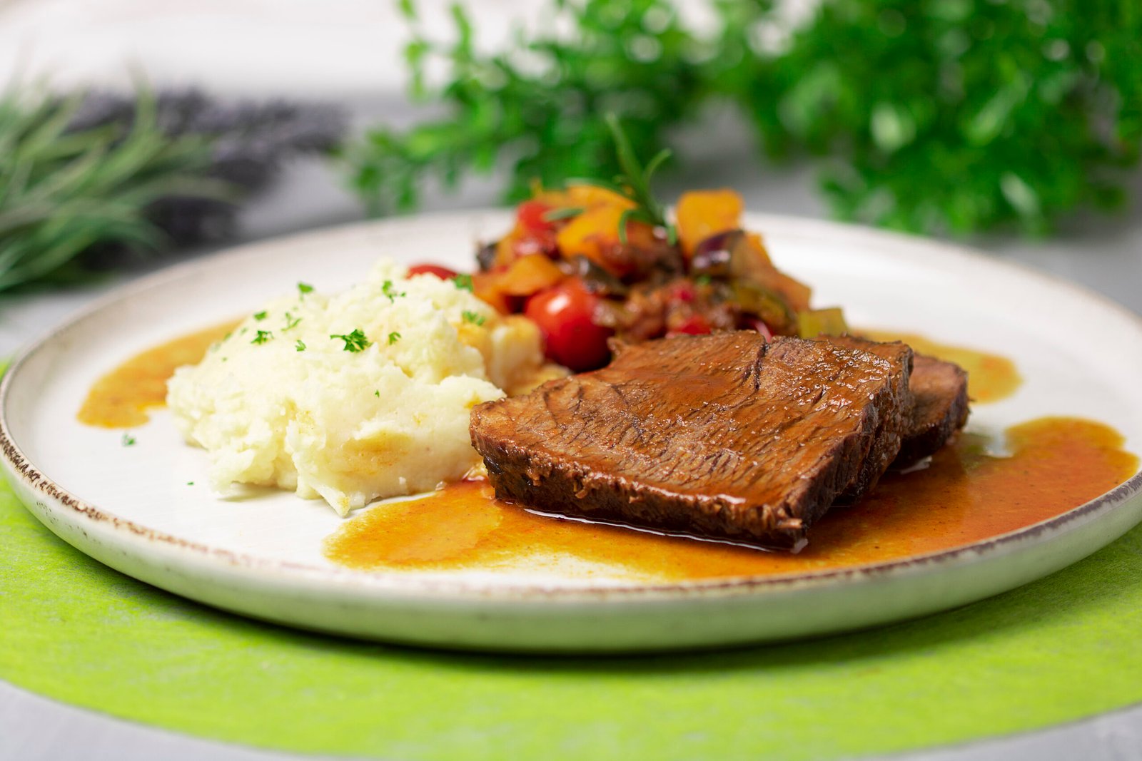 Stracotto – Italienischer Schmorbraten mit Low Carb Gemüse